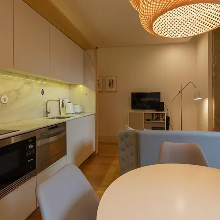 Orm - Almada Balcony Apartment Porto